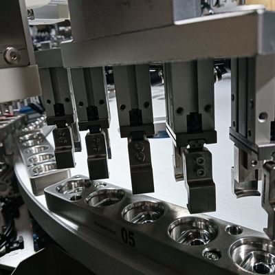 Καλή τιμή. CE Ηλεκτροκίνητη μηχανή συναρμολόγησης κουκούλας 380V αυτόματη μηχανή σφράγισης κουκούλας σε απευθείας σύνδεση