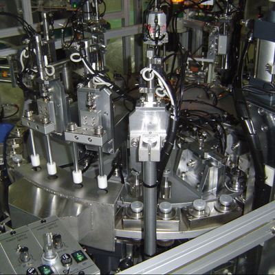 Καλή τιμή. Μηχανή συναρμολόγησης IV Bag Spike και Injection Ports 5000-15000pcs/Day σε απευθείας σύνδεση