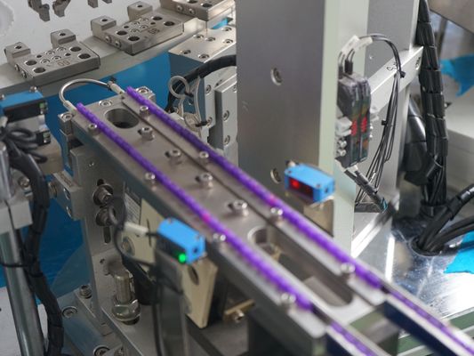 Καλή τιμή. Αυτοματοποιημένη μηχανή συναρμολόγησης για βελόνες συλλογής αίματος με λειτουργία καρουζέλου, προσαρμοσμένη σύμφωνα με τις ανάγκες του πελάτη, μεγάλη χωρητικότητα σε απευθείας σύνδεση