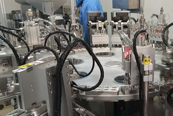 Καλή τιμή. Συμπίεση και ελαφρύτητα Euro Cap Assembly Machine πραγματικό μέγεθος ποικίλλει με την ταχύτητα παραγωγής σε απευθείας σύνδεση
