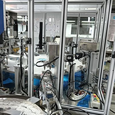 Καλή τιμή. Αυτοματοποιημένη συσκευή συγκόλλησης υπερήχων με κάλυμμα ταινίας με δοκιμαστικό σταθμό μετά από κάθε σταθμό για να εξασφαλιστεί το ποσοστό προσόντων του προϊόντος σε απευθείας σύνδεση