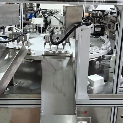 Αυτοματοποιημένη μηχανή συναρμολόγησης ταινιών έγχυσης για το λαμινισμό καπάκων