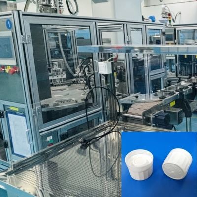 Μηχανή συναρμολόγησης καπακιού αφυγραντικού Silica Gel Σταθερή απόδοση Έλεγχος PLC Τηλεχειριστήριο