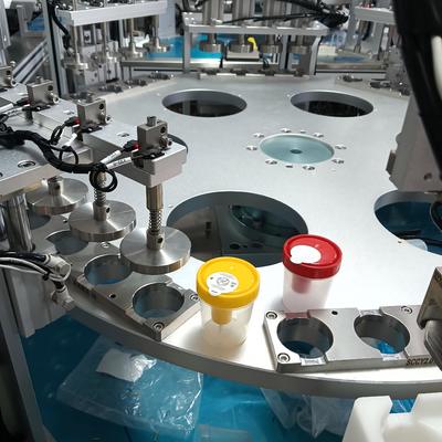 Μηχανή συναρμολόγησης κύπελλων ούρων στυλ γύρισμα με σταθερή απόδοση και χαμηλά κόστη συντήρησης για την συναρμολόγηση ιατρικών προϊόντων